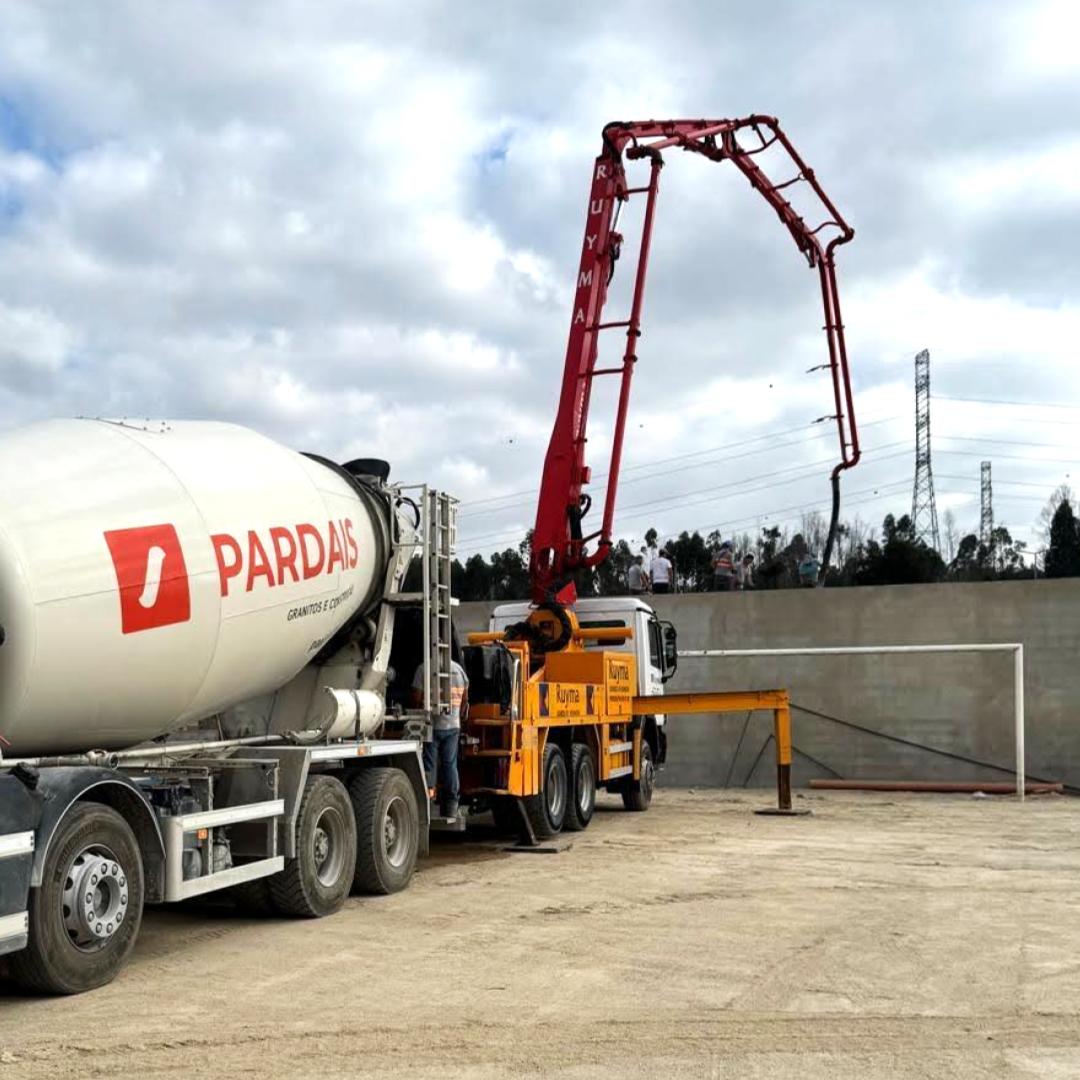 camião bomba de betão PARDAIS construção